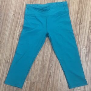 Like new Fabletics crops!